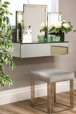 Colleta Triple Folding Mirror