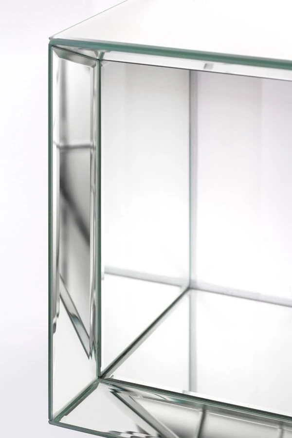 Uno - Mirrored Wall Shelves - 2 Square & 1 Rectangle 6 Uno - Mirrored Wall Shelves - 2 Square & 1 Rectangle - Image 4